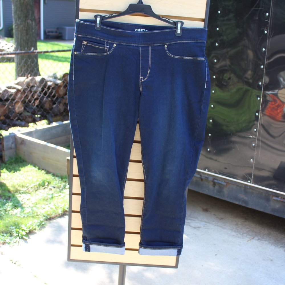 Levi Strauss Signature Modern Pull-On Capri Women's Size 16 - Picture 1 of 9